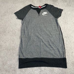 Nike Women’s Dress With Pockets in a Size Small!!!